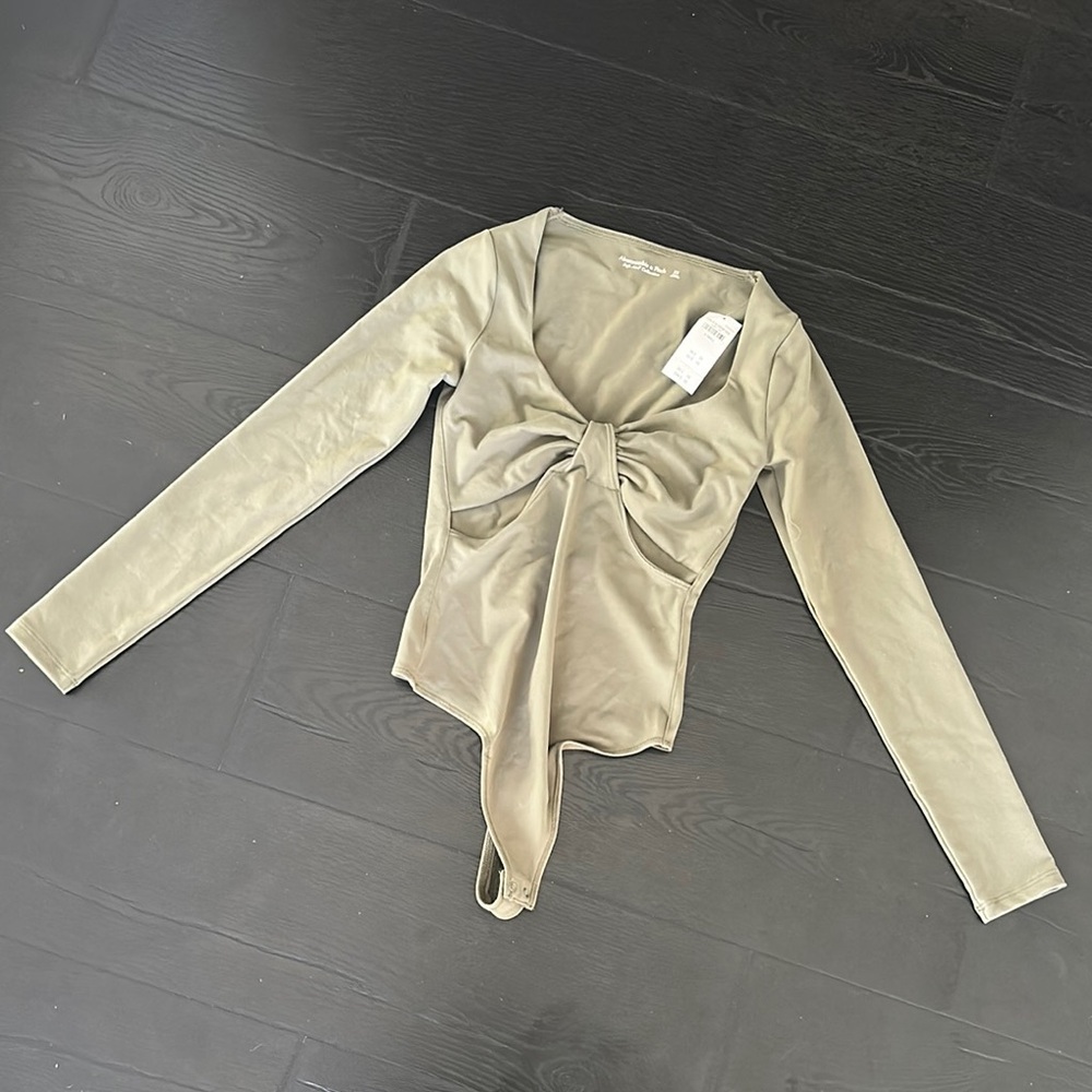 Abercrombie & Fitch Green Long Sleeve Tie Front Bodysuit
